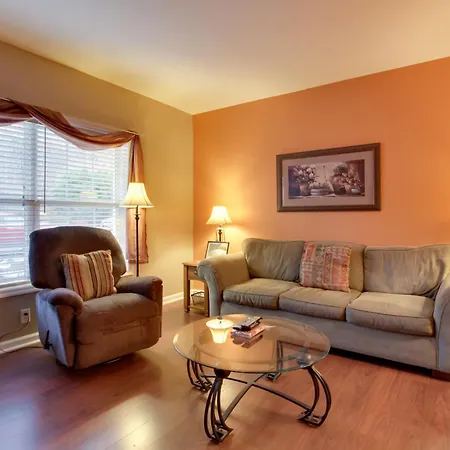 Parkway Condo About Walk To Island In Pigeon Forge!